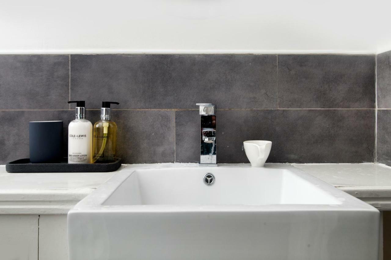 2Bed 2Bath Apartment In Fitzrovia - Free Exclusive Parking Лондон Экстерьер фото