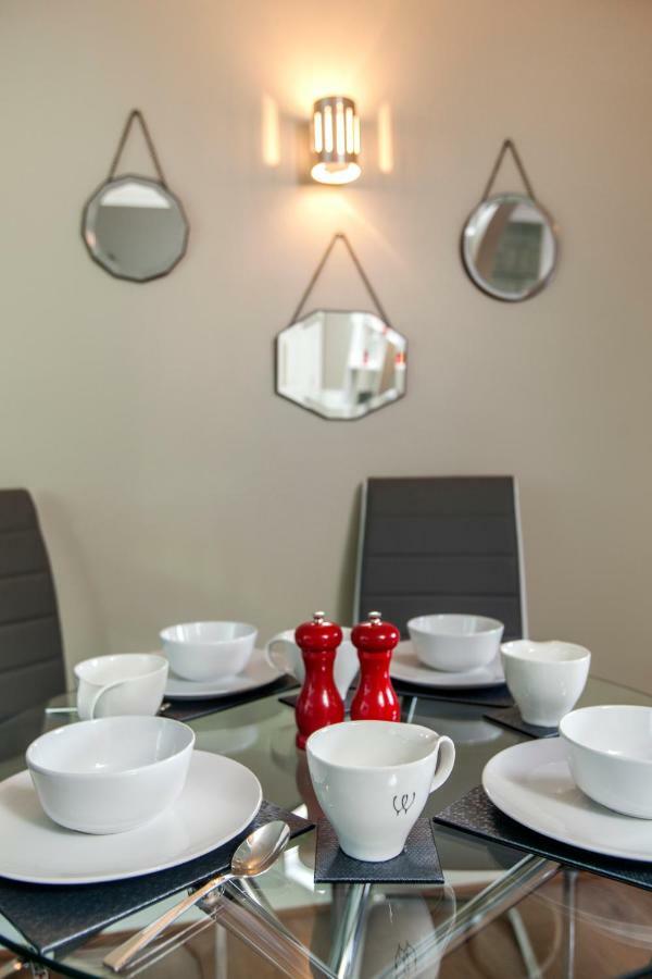 2Bed 2Bath Apartment In Fitzrovia - Free Exclusive Parking Лондон Экстерьер фото